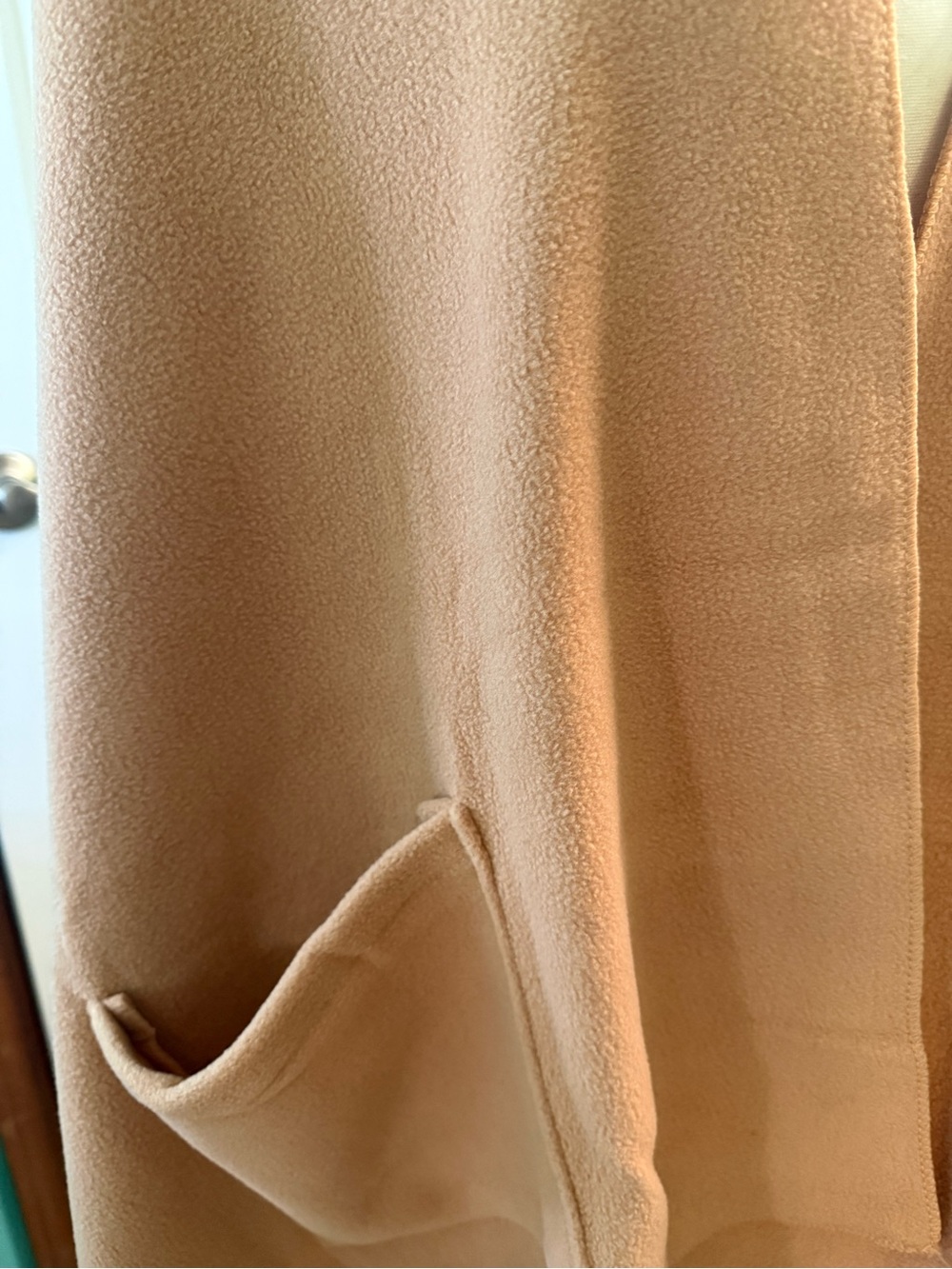 NWOT Cozy Camel Pocket Wrap for Women - Picture 4 of 11